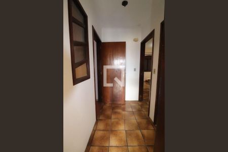 Corredor de casa à venda com 3 quartos, 280m² em Sarandi, Porto Alegre