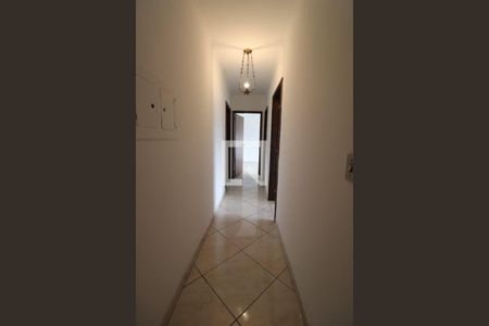Corredor de casa à venda com 3 quartos, 280m² em Sarandi, Porto Alegre