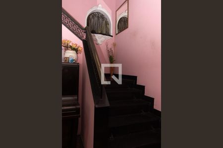 Escada da Sala de casa para alugar com 5 quartos, 354m² em Praça Seca, Rio de Janeiro
