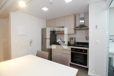 Sala e Cozinha de apartamento à venda com 1 quarto, 57m² em Vila Madalena, São Paulo