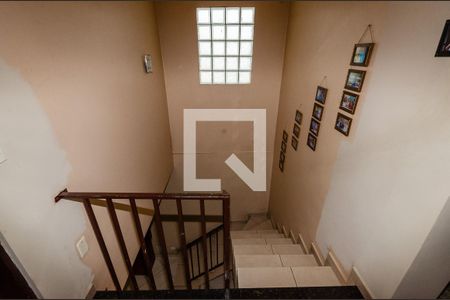 Escada de casa à venda com 4 quartos, 160m² em Jardim Peri, São Paulo