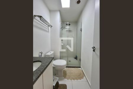 Banheiro de apartamento à venda com 1 quarto, 50m² em Centro, Campinas