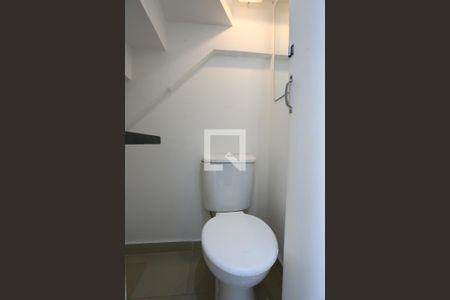 Lavabo de casa de condomínio para alugar com 2 quartos, 103m² em Campo Limpo, São Paulo
