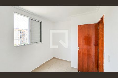 Quarto 2 de apartamento para alugar com 2 quartos, 54m² em Jardim Santa Tereza, Carapicuíba