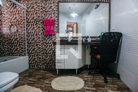 Banheiro da Suíte de casa para alugar com 2 quartos, 120m² em Jardim Maria Luiza, Taboão da Serra