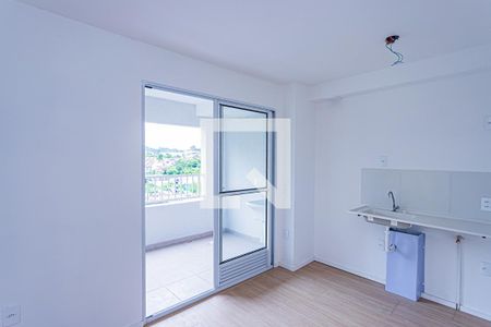 Sala e cozinha de apartamento para alugar com 2 quartos, 35m² em Jardim Jaragua (sao Domingos), São Paulo