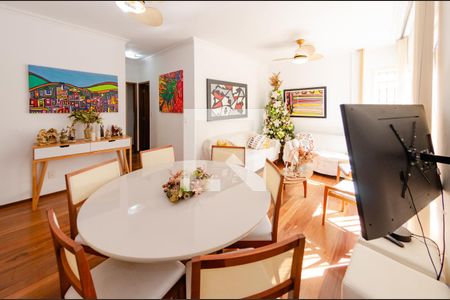 Sala de apartamento à venda com 3 quartos, 110m² em Coração Eucarístico, Belo Horizonte