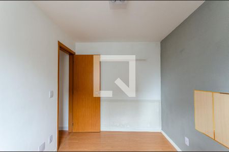 Quarto 1 de apartamento para alugar com 2 quartos, 45m² em Jardim Iris, São Paulo
