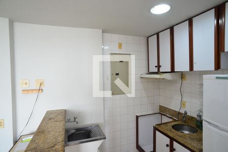 Cozinha de apartamento para alugar com 1 quarto, 57m² em Barra da Tijuca, Rio de Janeiro