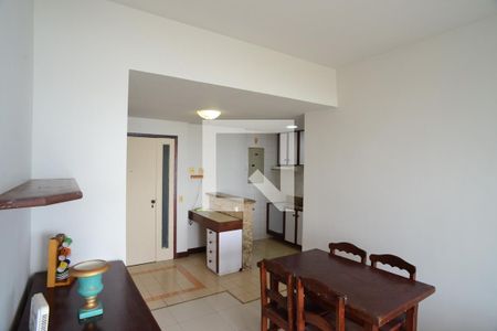 Sala de apartamento para alugar com 1 quarto, 57m² em Barra da Tijuca, Rio de Janeiro