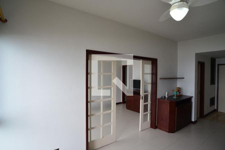 Sala de apartamento para alugar com 1 quarto, 57m² em Barra da Tijuca, Rio de Janeiro