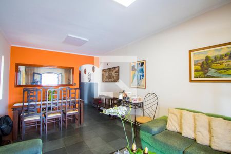 Casa à venda com 4 quartos, 200m² em Vila Scarpelli, Santo André