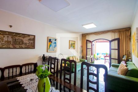 Casa à venda com 4 quartos, 200m² em Vila Scarpelli, Santo André