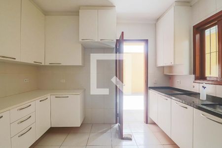 Cozinha de casa para alugar com 3 quartos, 125m² em Jardim Ester Yolanda, São Paulo