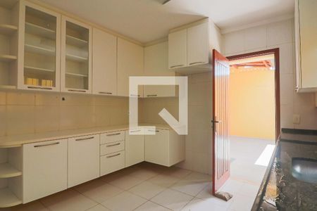 Cozinha de casa para alugar com 3 quartos, 125m² em Jardim Ester Yolanda, São Paulo