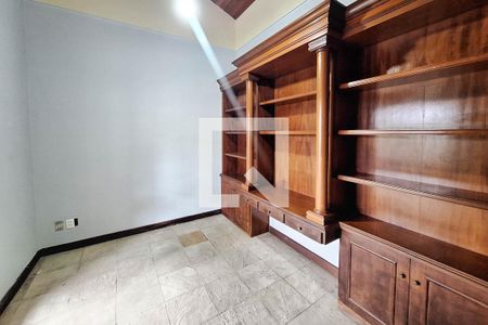 Sala 2 de casa de condomínio para alugar com 4 quartos, 400m² em Itaipu, Niterói