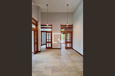 Sala 1 de casa de condomínio para alugar com 4 quartos, 400m² em Itaipu, Niterói