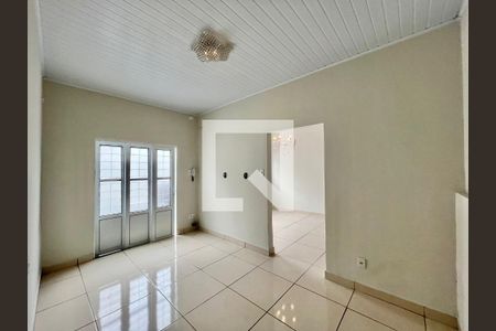 Sala de estar de casa para alugar com 2 quartos, 120m² em Taquaral, Campinas