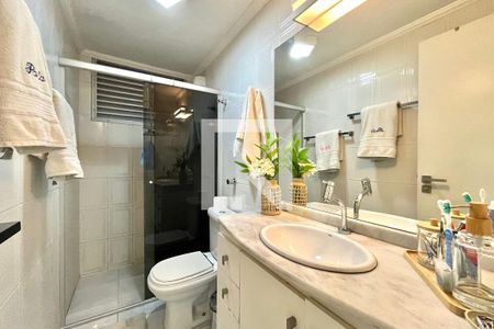 Banheiro de apartamento à venda com 2 quartos, 53m² em Vila Alexandria, São Paulo