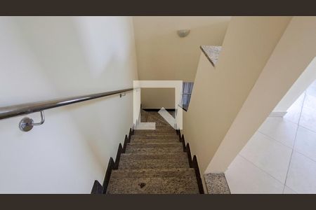 Escada de apartamento à venda com 4 quartos, 200m² em Palmares, Belo Horizonte