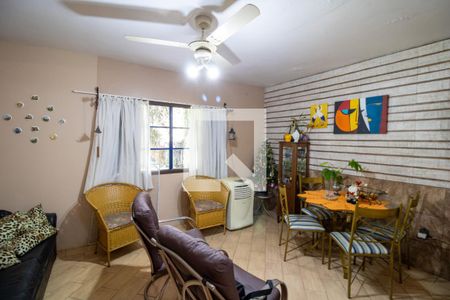 Sala de casa à venda com 3 quartos, 100m² em Vila Nova, Porto Alegre
