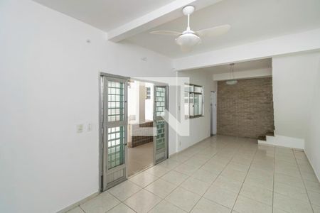 Casa 08 - Sala de casa à venda com 4 quartos, 240m² em Olaria, Rio de Janeiro