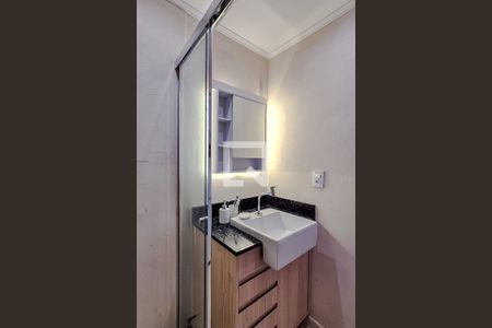 Banheiro de kitnet/studio para alugar com 1 quarto, 25m² em Vila Pompéia, São Paulo