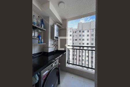 Varanda e área de serviço de apartamento para alugar com 2 quartos, 43m² em Usina Piratininga, São Paulo