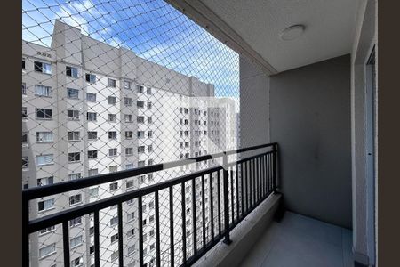 Varanda e área de serviço de apartamento para alugar com 2 quartos, 43m² em Usina Piratininga, São Paulo