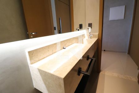 Lavabo de apartamento para alugar com 3 quartos, 151m² em Jardim Karaíba, Uberlândia