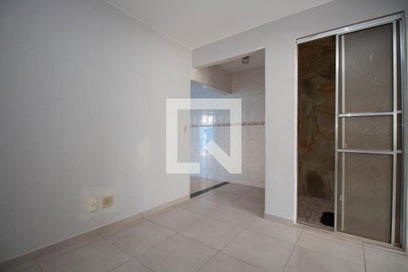 Sala 2 de casa para alugar com 4 quartos, 270m² em Qse 8, Brasília
