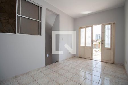 Sala 3 de casa para alugar com 4 quartos, 270m² em Qse 8, Brasília
