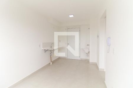 Sala/Cozinha de apartamento para alugar com 2 quartos, 32m² em Vila Carmosina, São Paulo