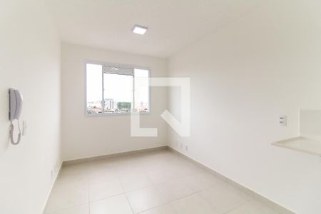 Sala/Cozinha de apartamento para alugar com 2 quartos, 32m² em Vila Carmosina, São Paulo