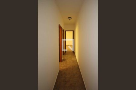 Corredor de casa para alugar com 3 quartos, 180m² em Vila Lucia, São Paulo