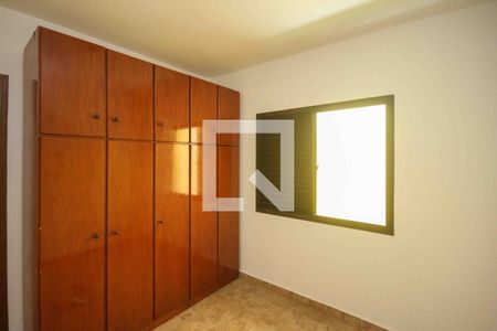 Quarto de casa para alugar com 3 quartos, 180m² em Vila Lucia, São Paulo