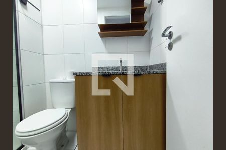 Banheiro de kitnet/studio para alugar com 1 quarto, 27m² em Ipiranga, São Paulo