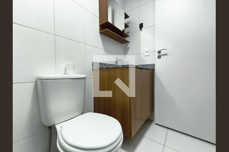 Banheiro de kitnet/studio para alugar com 1 quarto, 27m² em Ipiranga, São Paulo