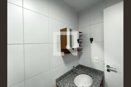 Banheiro de kitnet/studio para alugar com 1 quarto, 27m² em Ipiranga, São Paulo