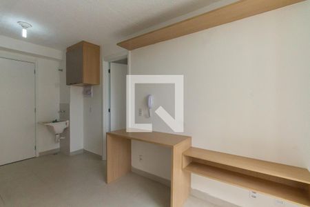 Sala/Cozinha e Área de Serviço de apartamento para alugar com 1 quarto, 27m² em Guaiauna, São Paulo