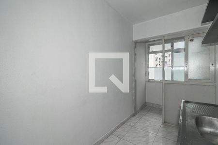 Cozinha de apartamento à venda com 1 quarto, 48m² em Vila Ipiranga, Porto Alegre