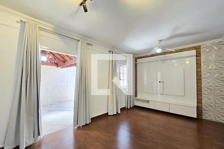 Sala de casa de condomínio para alugar com 3 quartos, 110m² em Jardim Lauro Gomes, São Bernardo do Campo