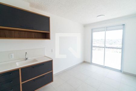 Sala/Cozinha de apartamento para alugar com 1 quarto, 27m² em Jardim Itacolomi, São Paulo