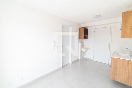 Sala/Cozinha de apartamento para alugar com 1 quarto, 27m² em Jardim Itacolomi, São Paulo