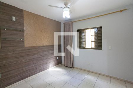 Casa para alugar com 4 quartos, 300m² em Santa Mônica, Uberlândia