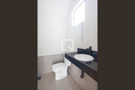 Lavabo de casa para alugar com 3 quartos, 130m² em Novo Mundo, Uberlândia