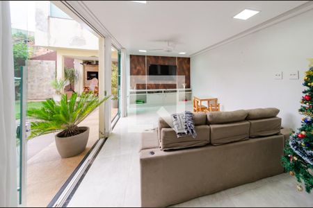 Casa à venda com 2 quartos, 360m² em Padre Eustáquio, Belo Horizonte