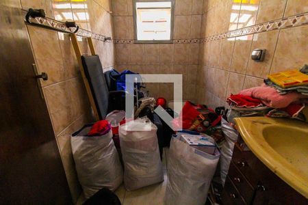 Banheiro de casa para alugar com 2 quartos, 90m² em Limoeiro, São Paulo