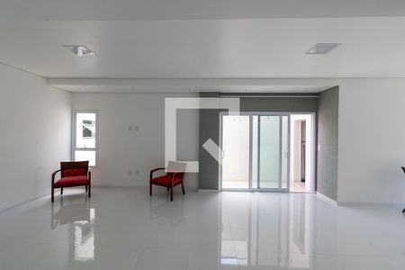 Salas de casa de condomínio à venda com 4 quartos, 330m² em Swiss Park, Campinas