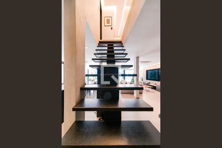 Casa à venda com 5 quartos, 500m² em Jardim Morumbi, São Paulo